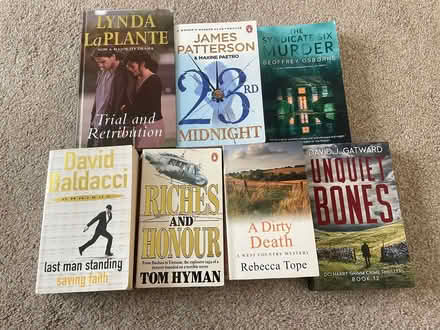 Photo of free 7 “crime” novels (Longbarn WA2) #1