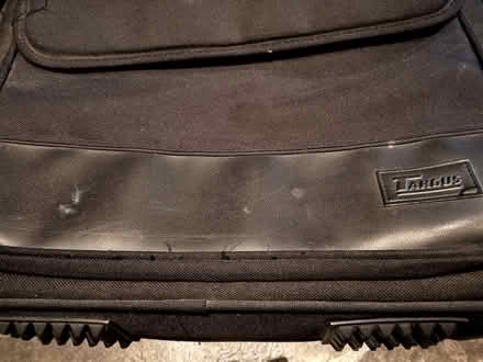 Photo of free Targus laptop bag (Shandon EH11) #4