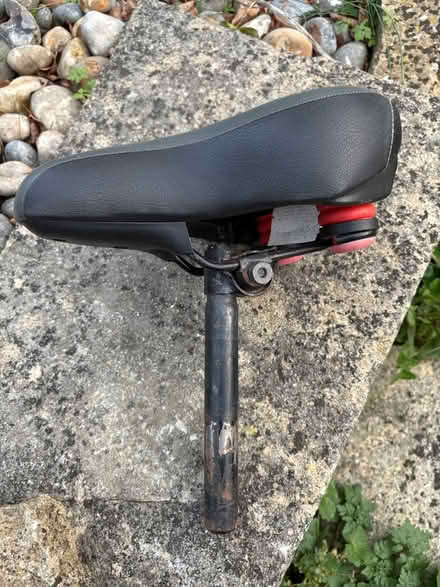 Photo of free Padded Bicycle seat (Stroud GL5 -top of town) #1