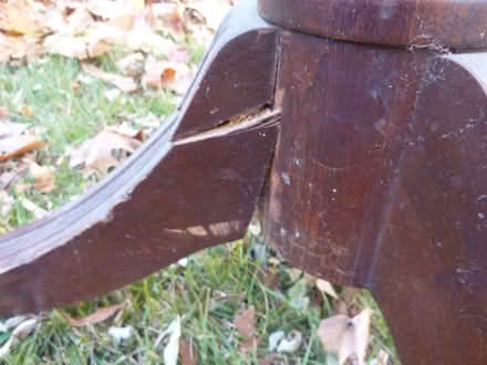 Photo of free mahogany dining table (North Plainfield) #3