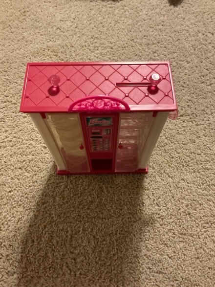 Photo of free Barbie Convertible and Closet (Spring) #4