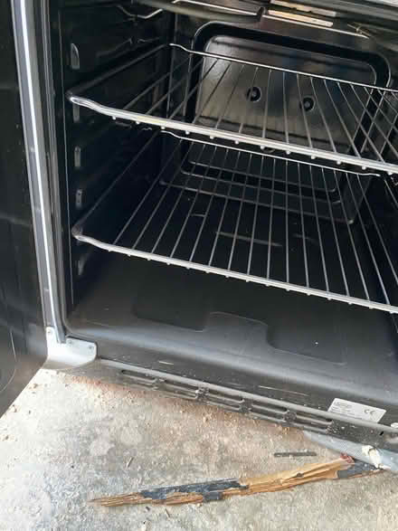 Photo of free Electric cooker like brand new (Gidlow WN6) #4