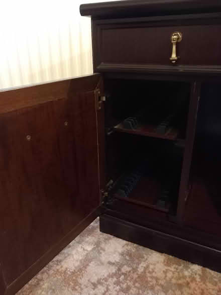 Photo of free Wooden low hi-fi cabinet with lift-top (Sundon Park LU3) #4