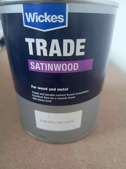 Photo of free White solvent-based wood/metal paint (Shandon EH11) #1