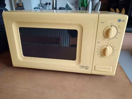 Photo of free Microwave (Royston SG8) #1