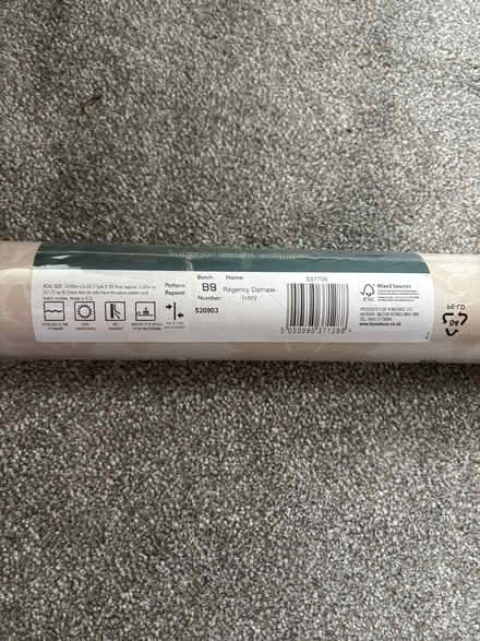 Photo of free Roll of ivory floral wallpaper (Cookridge LS16) #1