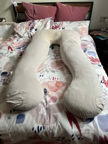 Photo of free U shape pregnancy pillow (Ravenscourt Park W6) #1