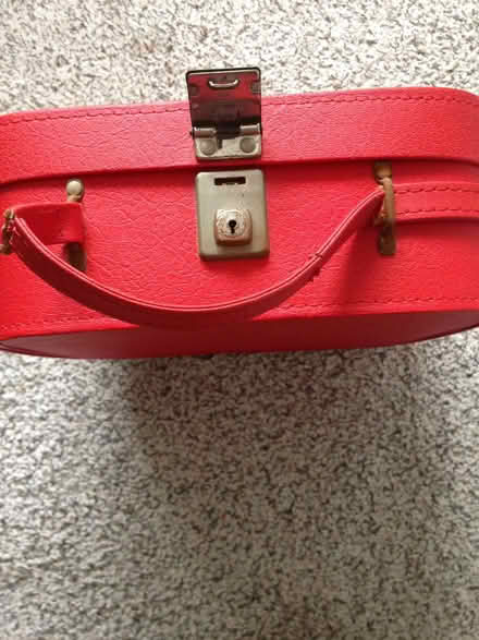 Photo of free Vintage red case (Oakridge RG21) #2