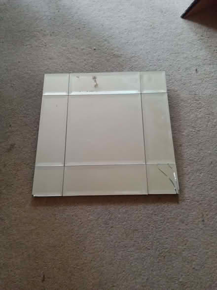 Photo of free Small mirrorr (Chapeltown LS7) #1