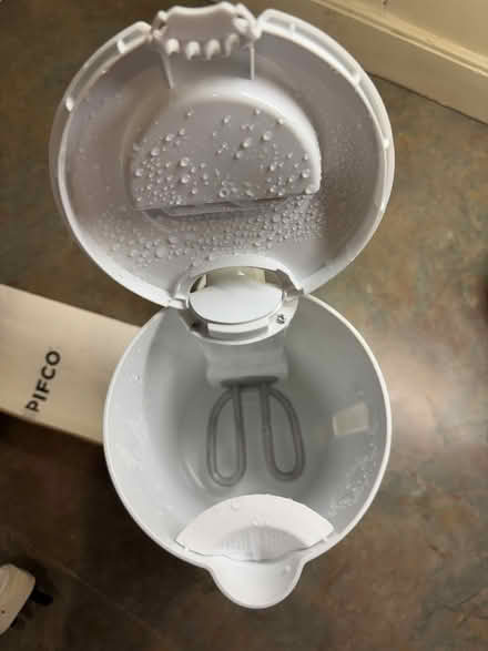 Photo of free Electric kettle (Puckeridge SG11) #3