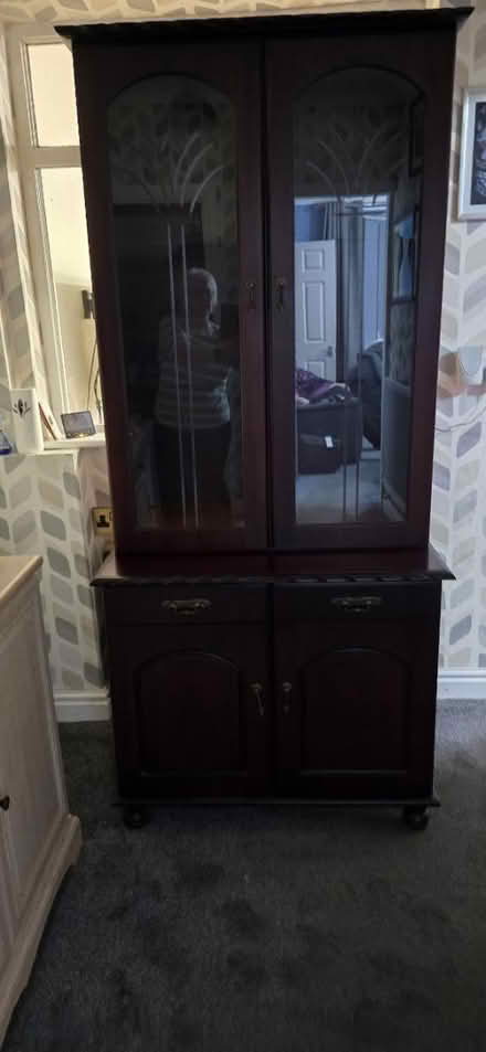 Photo of free Display cabinet (de21 6qu) #2