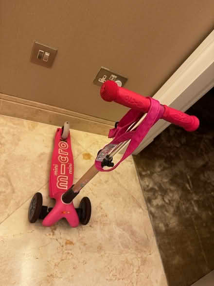 Photo of free mini micro scooter/ must go now (SW11) #1