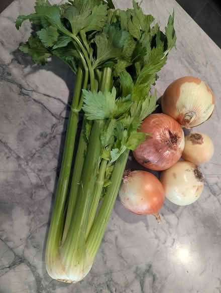 Photo of free Farm fresh onions and celery (Shoreline, Alameda) #1