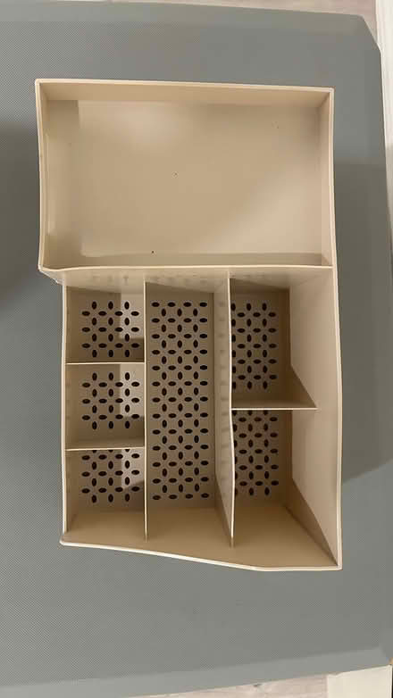 Photo of free Makeup/Jewelry organizer (Markham) #3