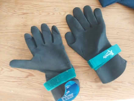 Photo of free Medium sized neoprene (wetsuit) gloves (Cutteslowe OX2) #2