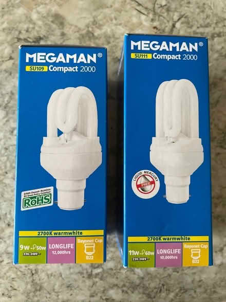 Photo of free 2 x CFL 9 & 11 watt lights (Welling DA16) #1