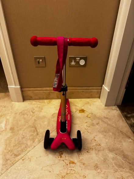 Photo of free mini micro scooter/ must go now (SW11) #2