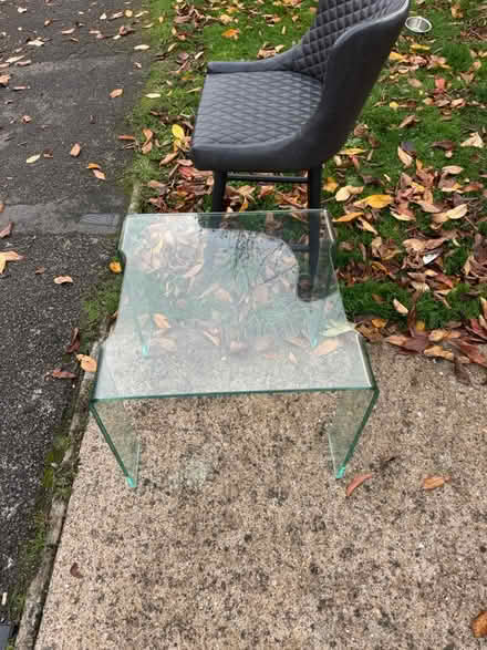 Photo of free Glass table and chair (Tilehurst) #1