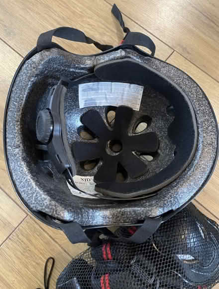 Photo of free Child’s Helmet and knee pads (Horndon SS17) #4