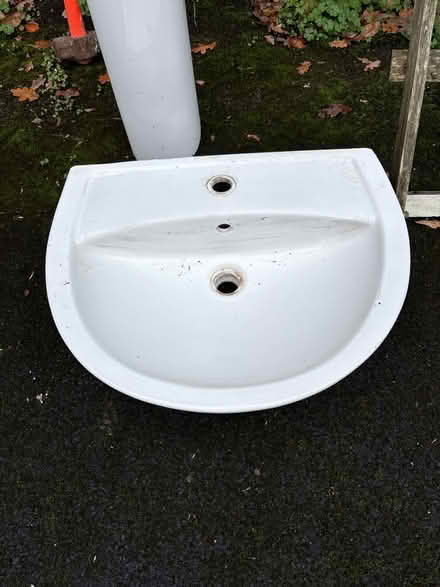 Photo of free Pedestal bathroom sink (Ferndown) #1