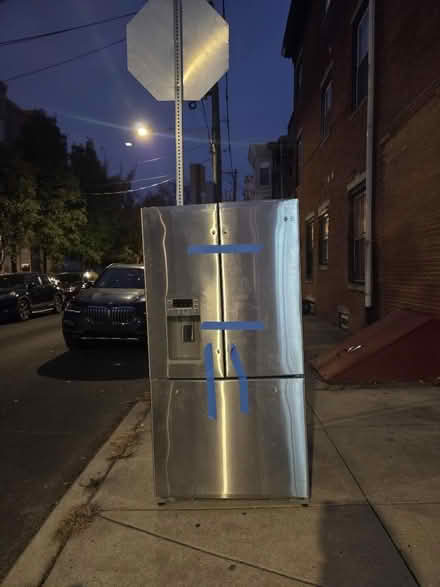 Photo of free Refrigerator (20th & Fitzwater St. 19146) #1