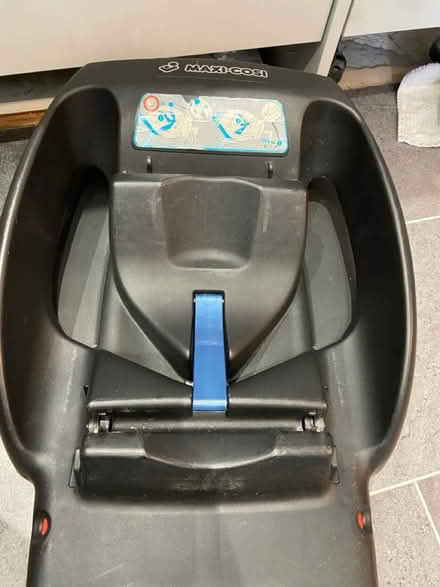 Photo of free Maxi Cosi car family fix base (Shenley Fields B29) #2
