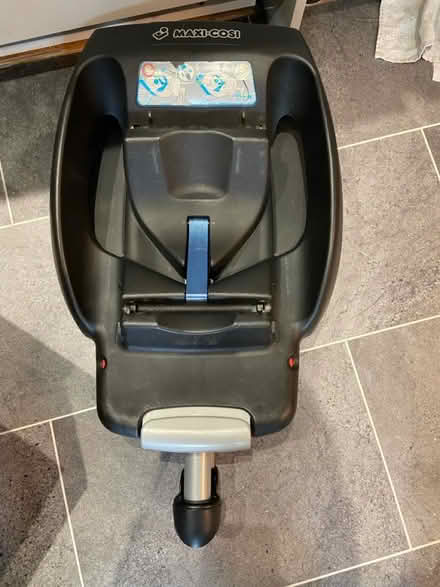 Photo of free Maxi Cosi car family fix base (Shenley Fields B29) #4