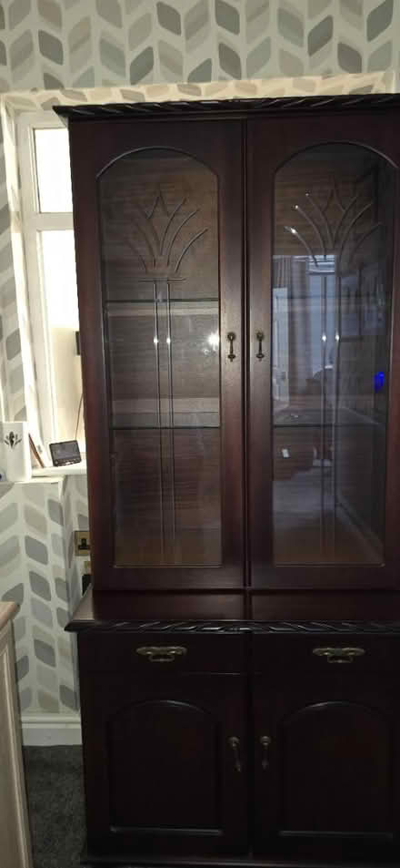 Photo of free Display cabinet (de21 6qu) #4