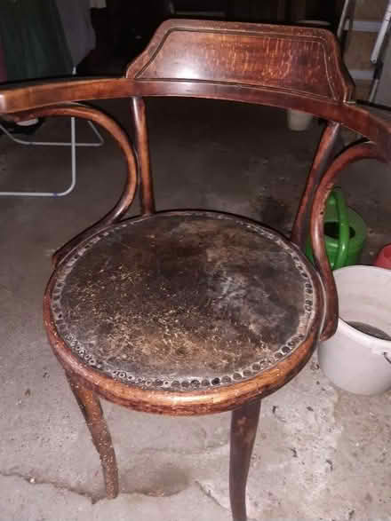 Photo of free Victorian Chair, needs repair (D8 area) #1