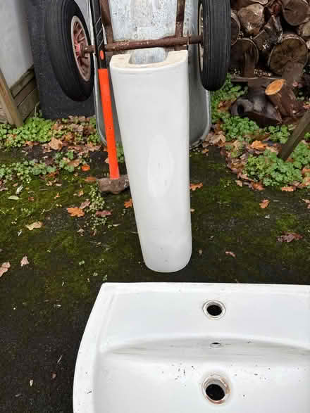 Photo of free Pedestal bathroom sink (Ferndown) #2