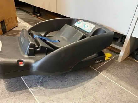 Photo of free Maxi Cosi car family fix base (Shenley Fields B29) #3