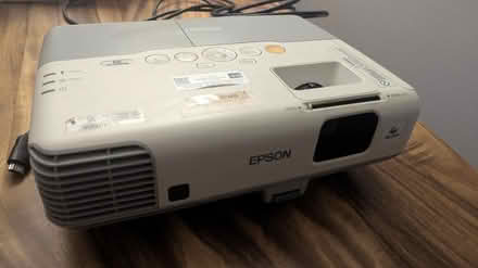 Photo of free Epson projector (Vanier 32 Dunbarton court) #1