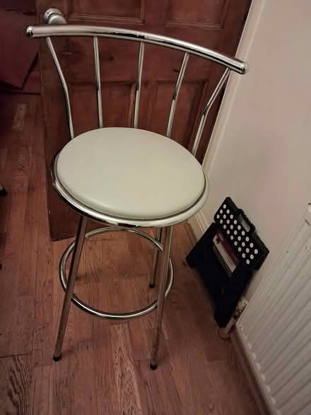 Photo of free High chair foe kitchen or bar (LU2, Luton) #1