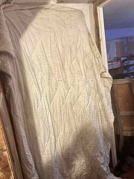 Photo of free King size all seasons duvet (Trinity Frome) #1