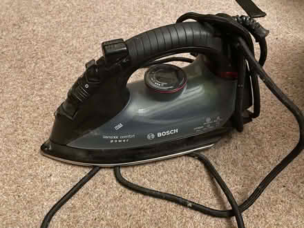 Photo of free Steam Iron (Little Eaton DE21) #1