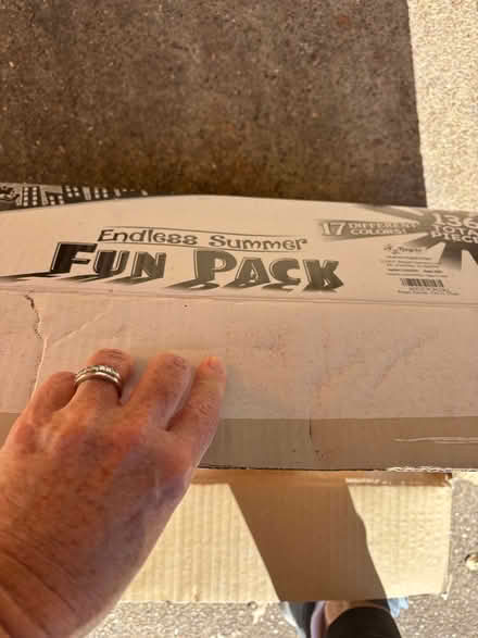 Photo of free Sidewalk chalk (Tenleytown (DC)) #2