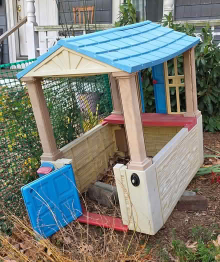 Photo of free Kids play house (Stoneham) #1