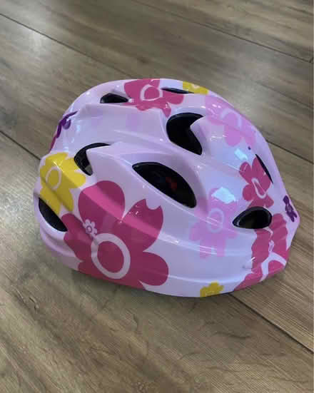 Photo of free Child’s Bike Helmet (Horndon SS17) #3