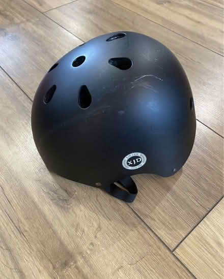 Photo of free Child’s Helmet and knee pads (Horndon SS17) #2