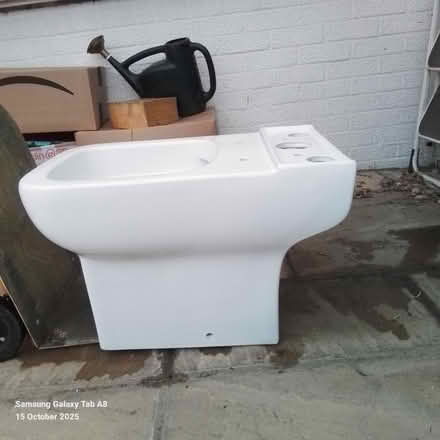 Photo of free Modern square toilet (Biggleswade SG18) #1