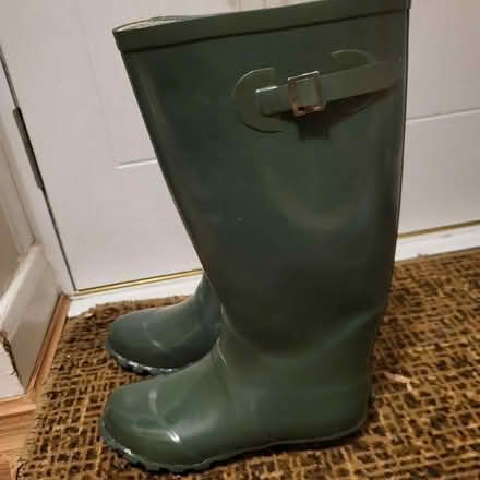 Photo of free M&S ladies wellies 5 (Oaklands nr Welwyn AL6) #1