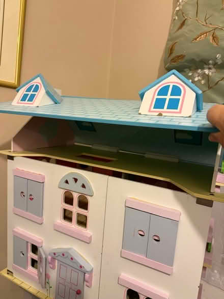 Photo of free Dolls house (Battersea SW11) #3