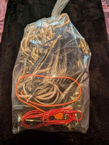 Photo of free Mixed phone cables (Bexhill TN39) #1