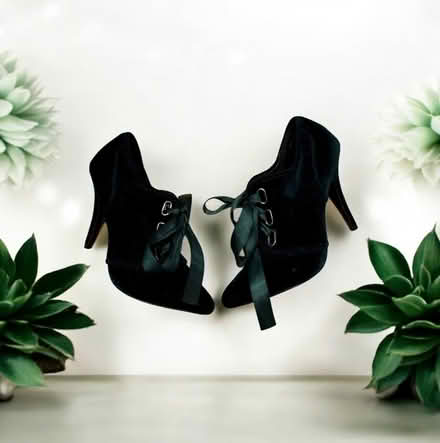 Photo of free Woman’s Shoes (Brooklyn Storage) #1