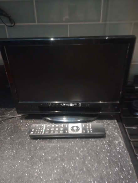 Photo of free Linsar 16 Inch TV With Remote (Motspur Park KT3) #1