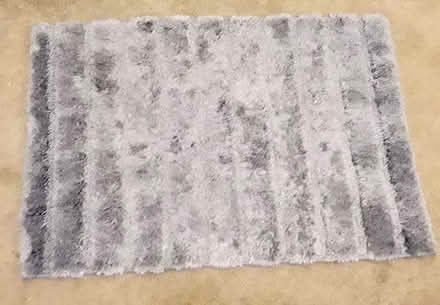 Photo of free bathroom rug losing its backing (Ballard) #1