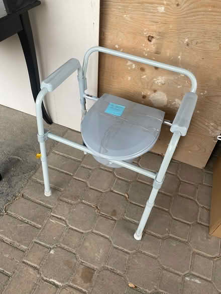 Photo of free Commode (Nepean) #1