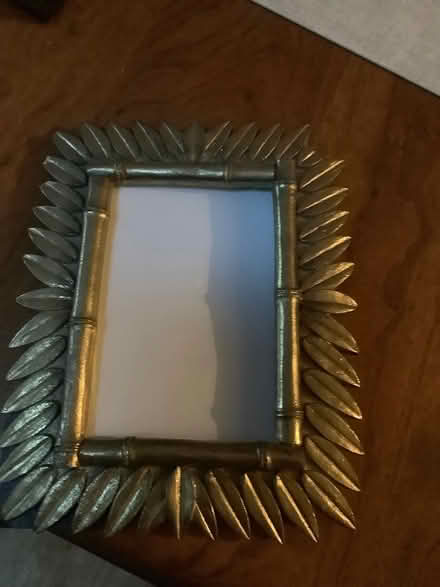 Photo of free Small photo frame with glass (Thornton heath) #1
