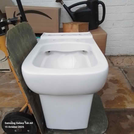 Photo of free Modern square toilet (Biggleswade SG18) #4