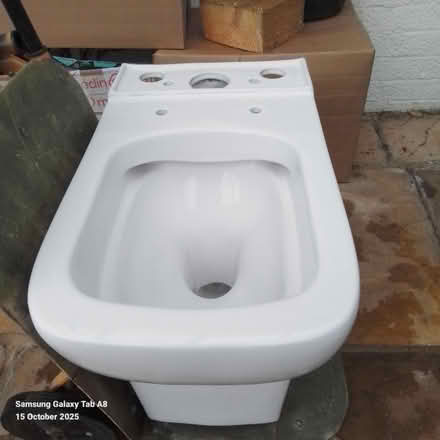 Photo of free Modern square toilet (Biggleswade SG18) #3
